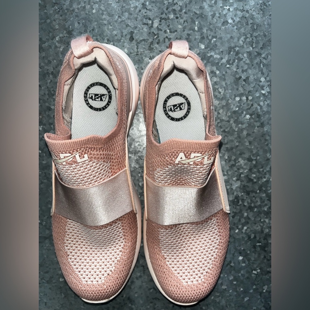 APL-TechLoom Bliss Knit Running Shoe - Picture 3 of 9